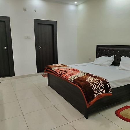 Hotel Dev International Khalilabad ภายนอก รูปภาพ