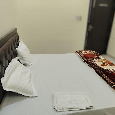 Hotel Dev International Khalilabad ภายนอก รูปภาพ