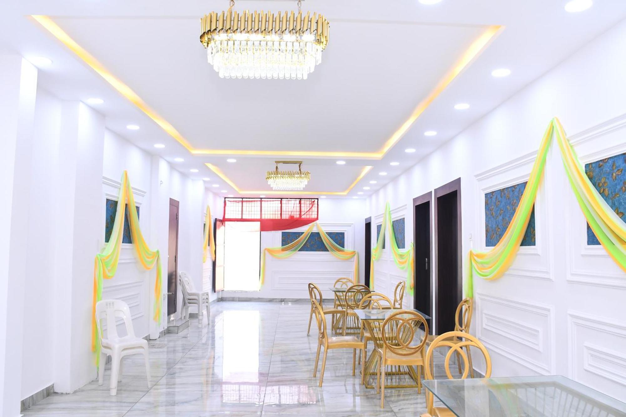 Hotel Dev International Khalilabad ภายนอก รูปภาพ