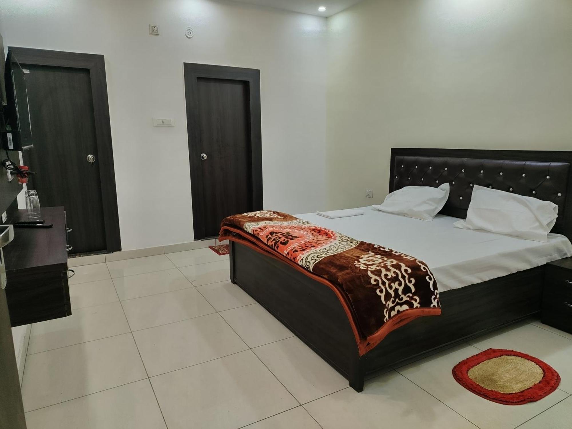 Hotel Dev International Khalilabad ภายนอก รูปภาพ