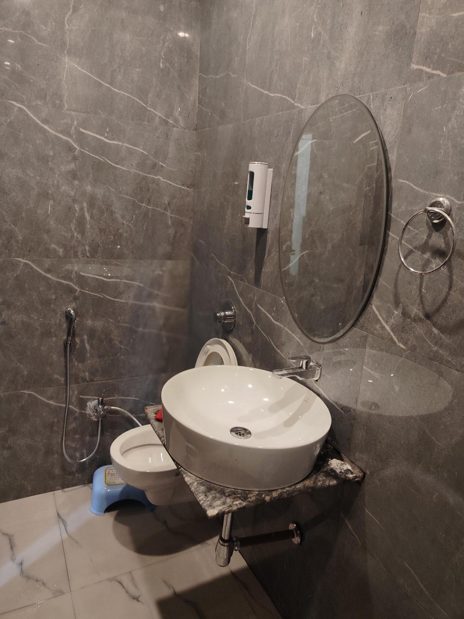 Hotel Dev International Khalilabad ภายนอก รูปภาพ